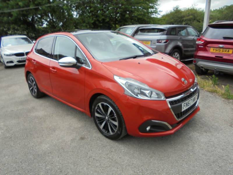 Peugeot 208 1.2 Puretech Allure Premium Orange