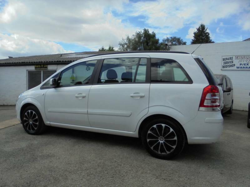 Vauxhall Zafira 1.6I 115 Exclusiv White #3