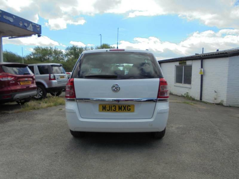 Vauxhall Zafira 1.6I 115 Exclusiv White #4