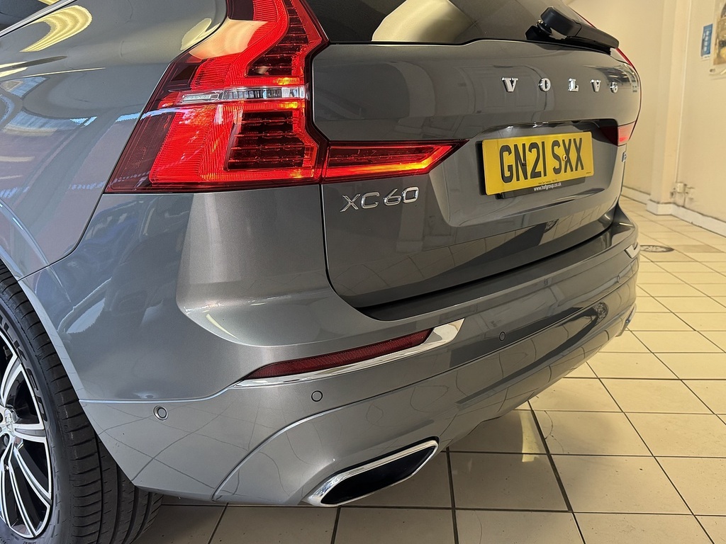 Volvo XC60 R-design Black #10
