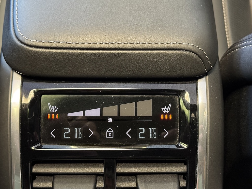 Volvo XC60 R-design Black #41