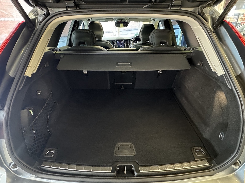 Volvo XC60 R-design Black #23