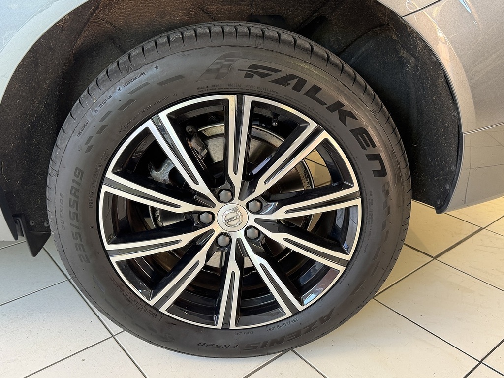 Volvo XC60 R-design Black #50