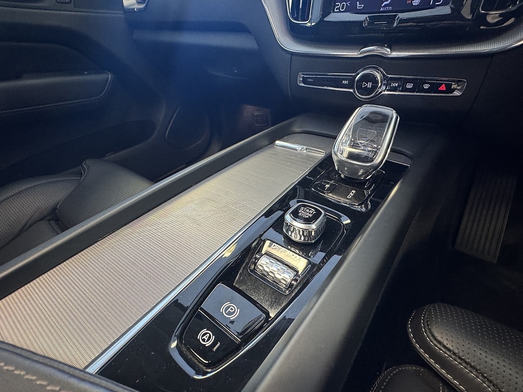 Volvo XC60 R-design Black #31