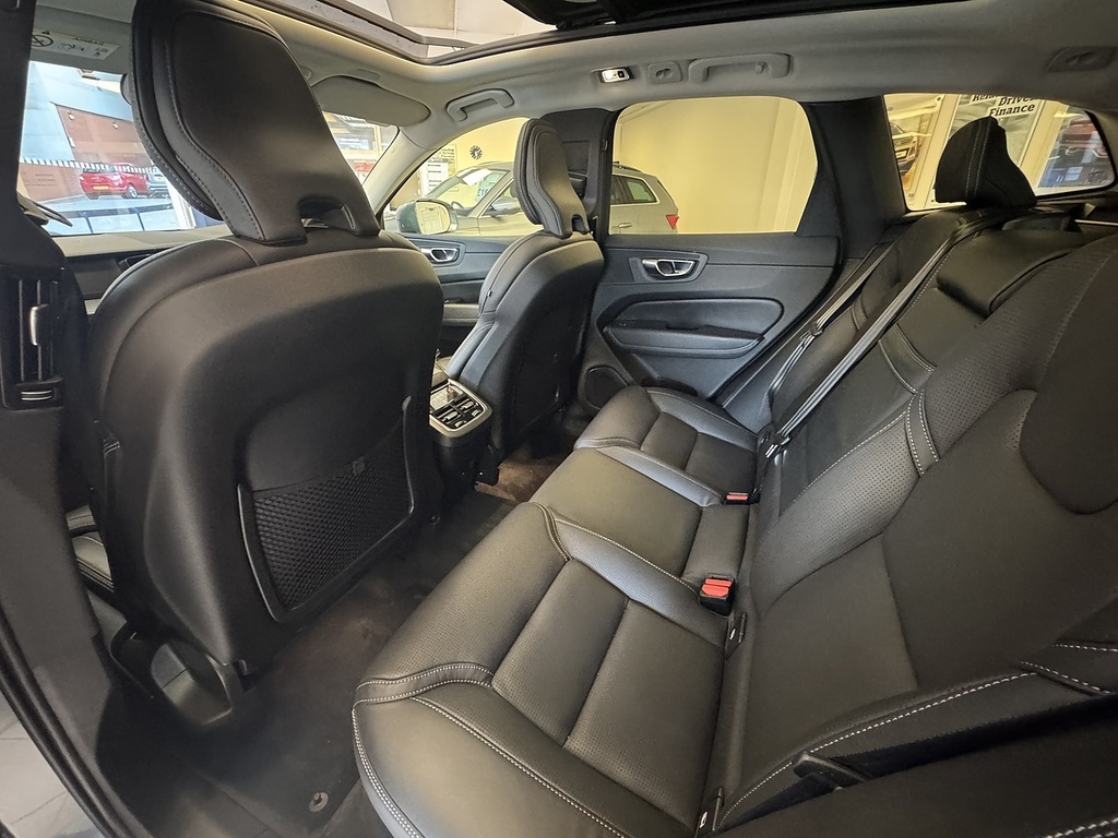Volvo XC60 R-design Black #20