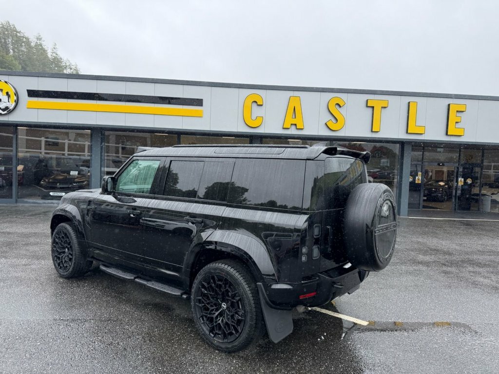 Land Rover Defender 110 Suv D110XSE Black #4