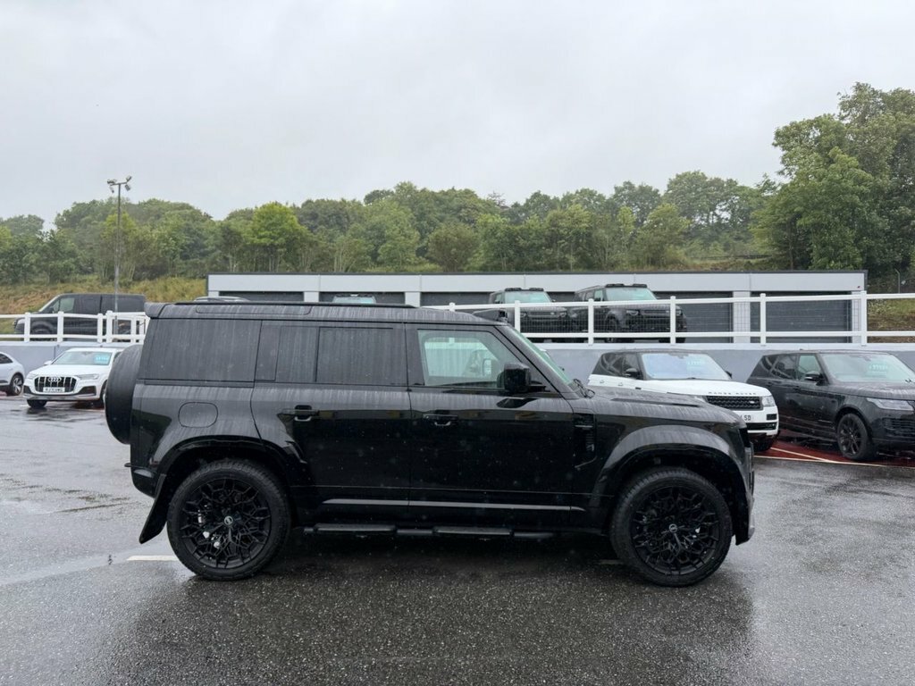 Land Rover Defender 110 Suv D110XSE Black #6