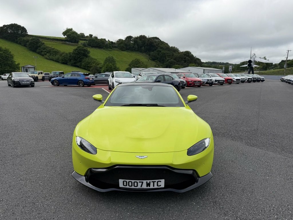 Aston Martin Vantage 4L Null Green
