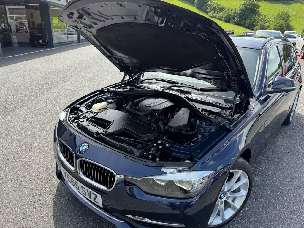BMW 3 Series 320D Ed Plus White #18