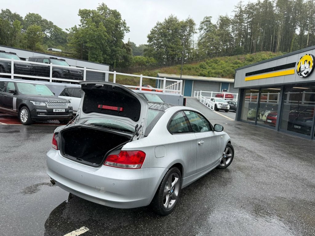 BMW 1 Series Hatchback White #12