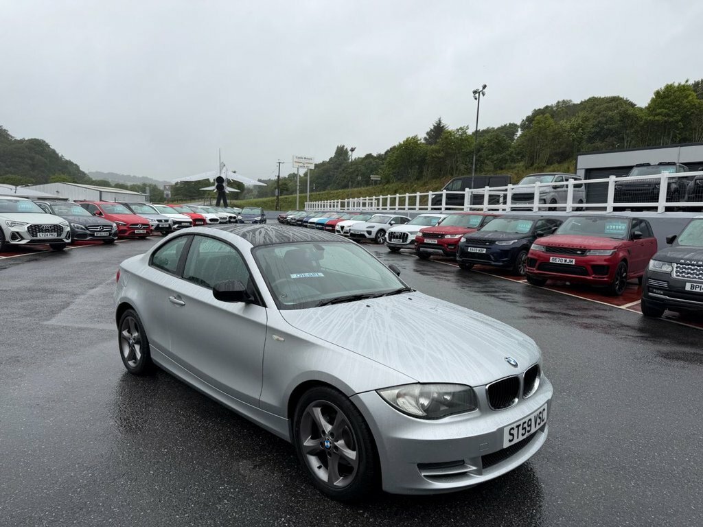 BMW 1 Series Hatchback White #1