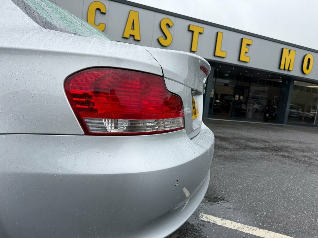 BMW 1 Series Hatchback White #23