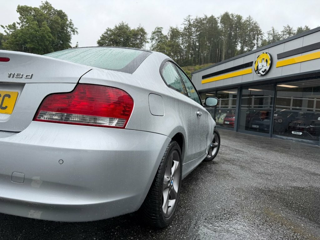 BMW 1 Series Hatchback White #24