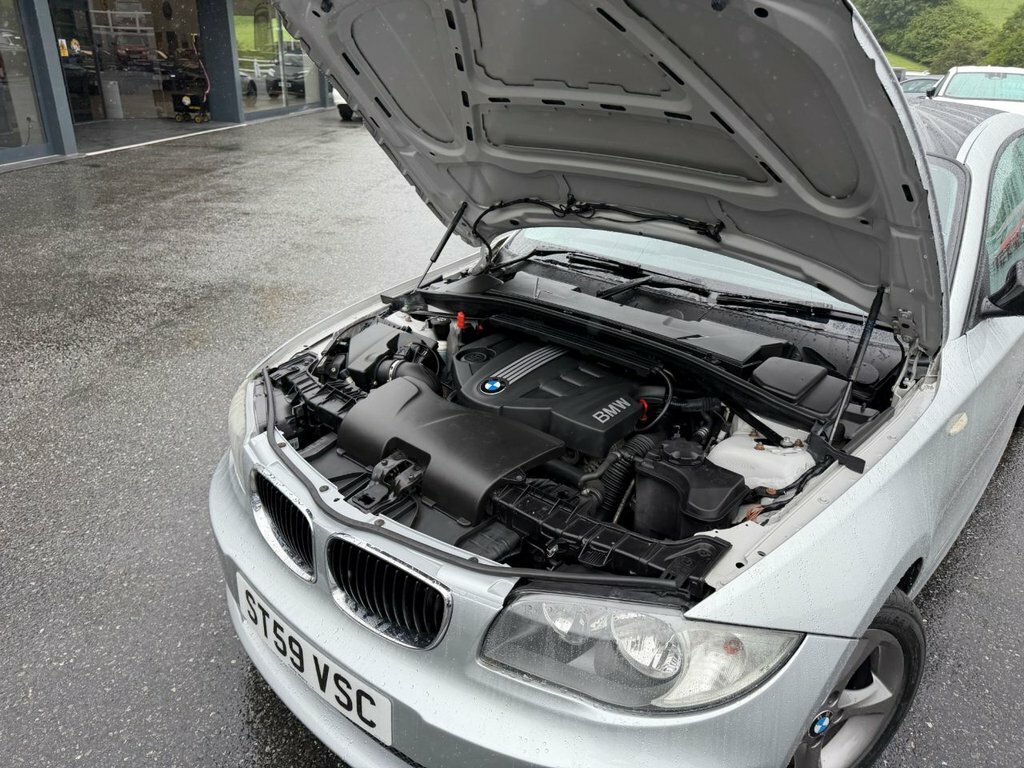 BMW 1 Series Hatchback White #17