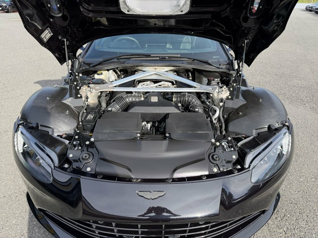 Aston Martin Vantage   #14