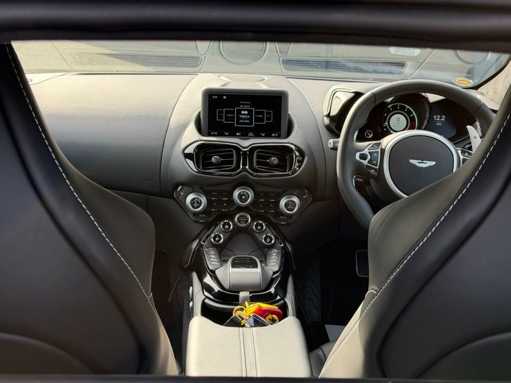 Aston Martin Vantage   #9