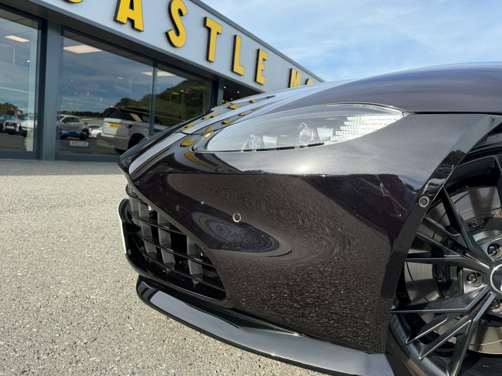 Aston Martin Vantage   #18