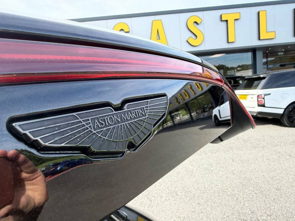 Aston Martin Vantage   #10