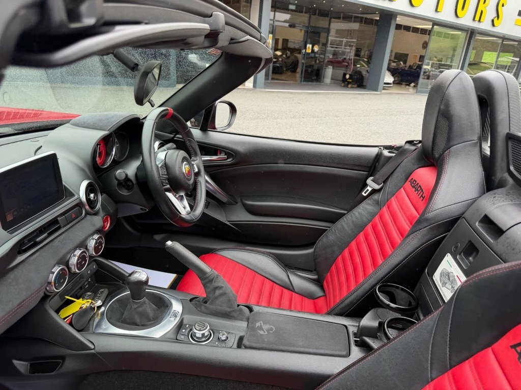 Abarth 124 Spider 1.4 T Multiair Black #12
