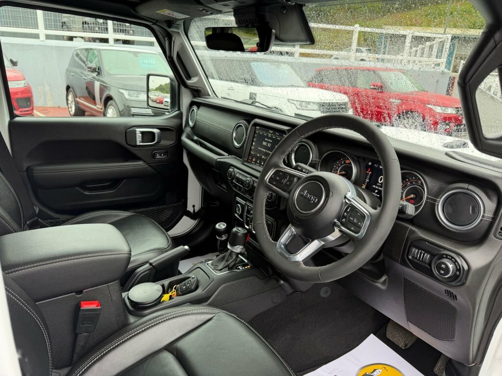 Jeep Wrangler 2L Overland White #6