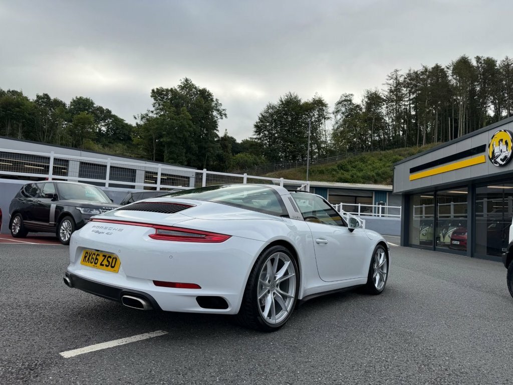 Porsche 911 3L 991 4 White #6