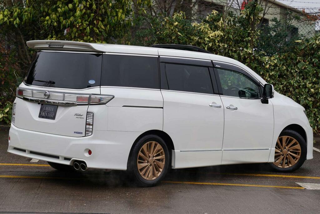 Nissan Elgrand Mpv 2.5 Rider Facelift 8 Seats 201515 White #4
