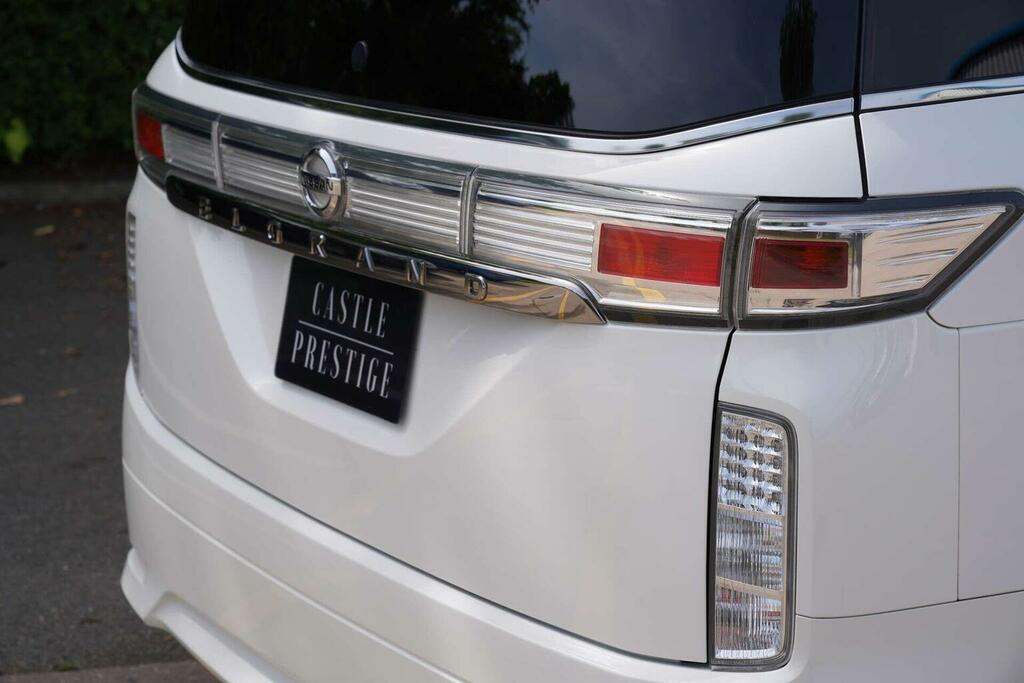 Nissan Elgrand Mpv 2.5 Highway Star 7 Seats 201060 White #5