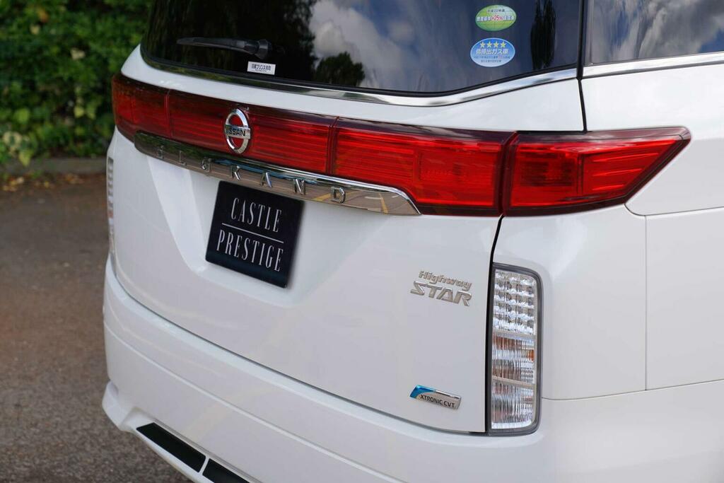 Nissan Elgrand Mpv 2.5 Highway Star 7 Seats 201161 White #5