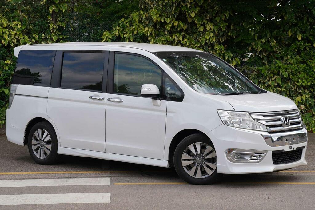 Honda StepWagon Mpv 2.0 Spada Z 8 Seats 201515 White
