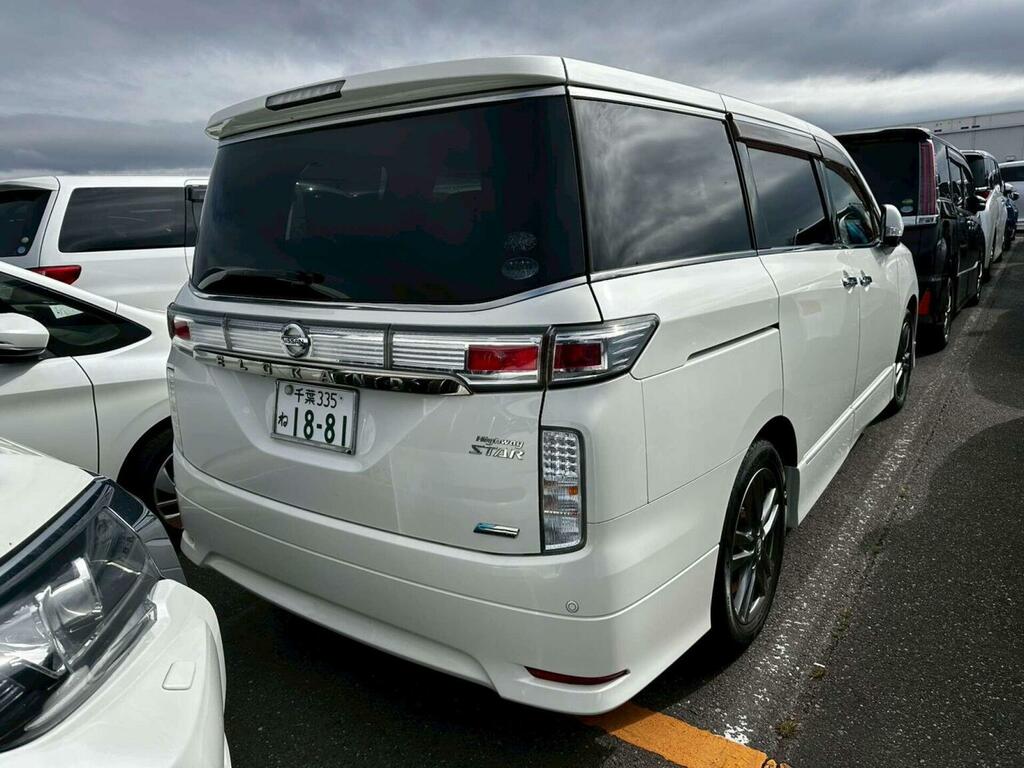 Nissan Elgrand Mpv 2.5 Highway Star Urban Chrome 7 Seats 201 White #2