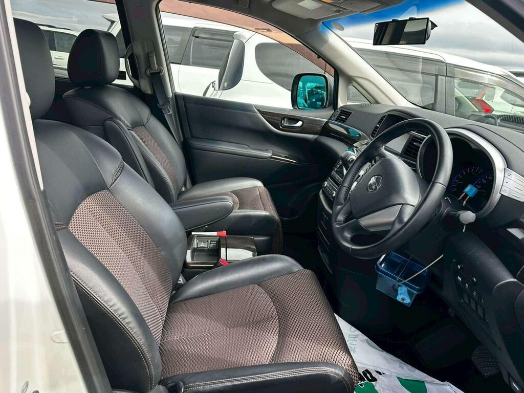 Nissan Elgrand Mpv 2.5 Highway Star Urban Chrome 7 Seats 201 White #5