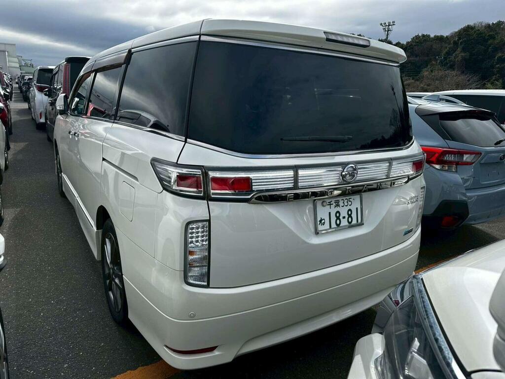 Nissan Elgrand Mpv 2.5 Highway Star Urban Chrome 7 Seats 201 White #3
