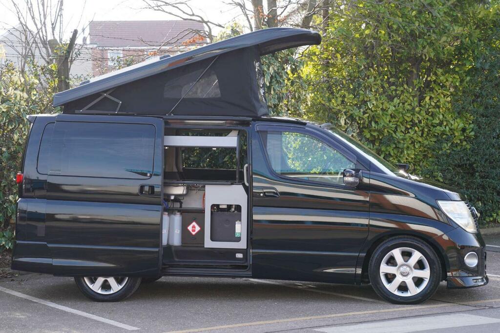 Nissan Elgrand Campervan E51 2.5 Highway Star Camper Convers Black #3
