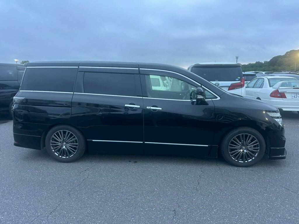 Nissan Elgrand Mpv 3.5 V6 Highway Star Urban Chrome 7 Seats Black