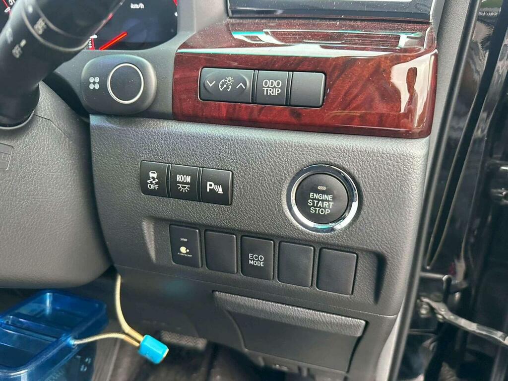 Toyota Vellfire Mpv White #16