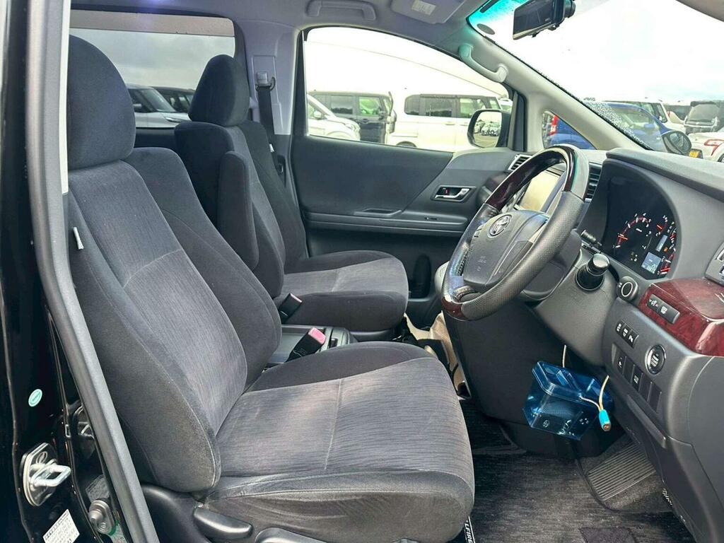 Toyota Vellfire Mpv White #10