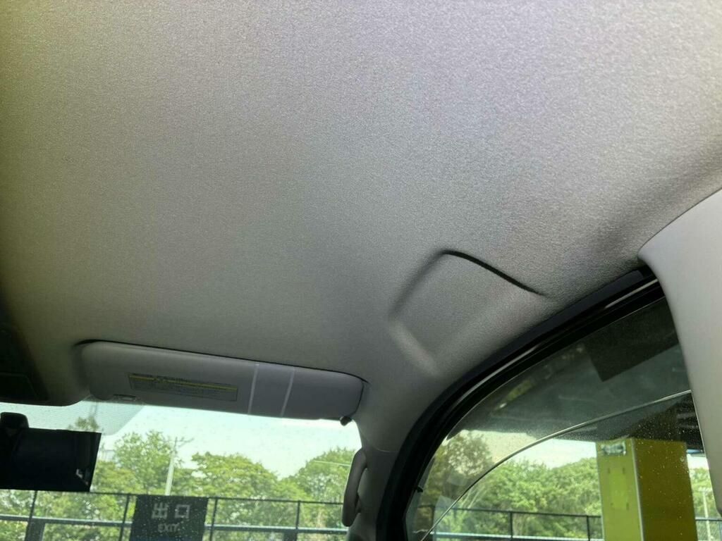 Toyota Voxy Zs Model 2.0I Silver #22