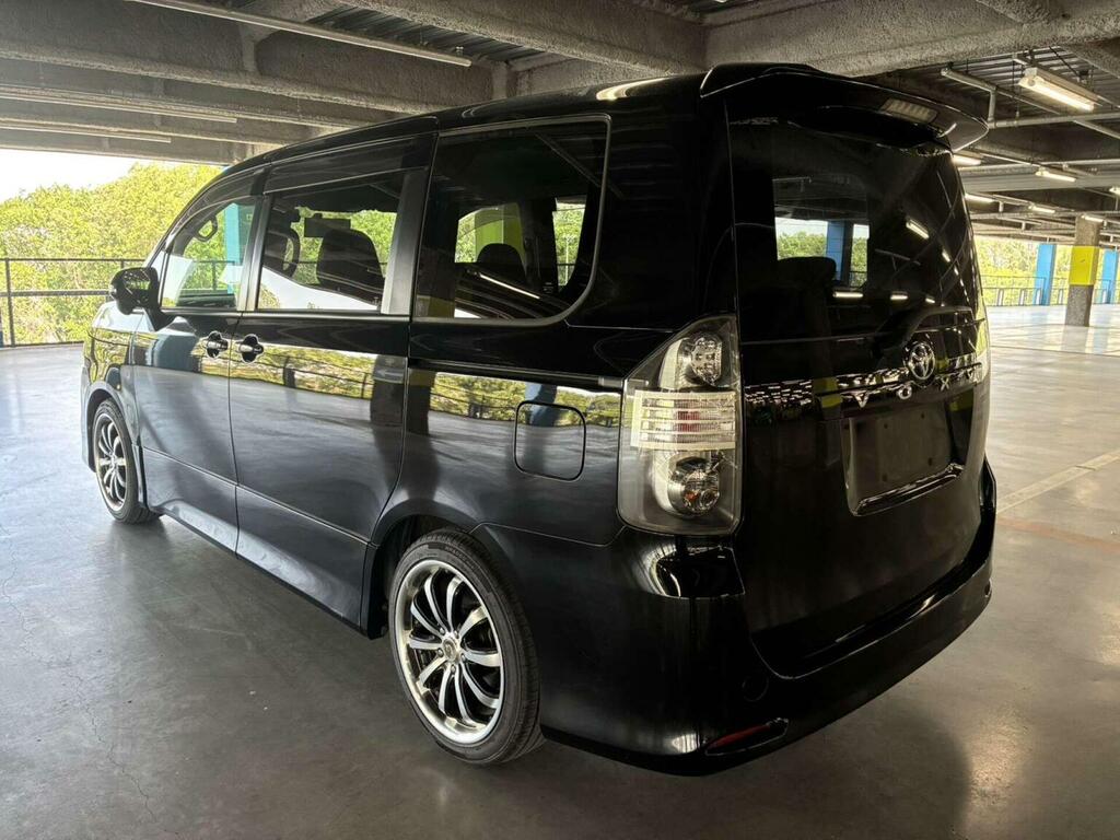 Toyota Voxy Mpv 2.0 Z 8 Seats 200959 Black #5