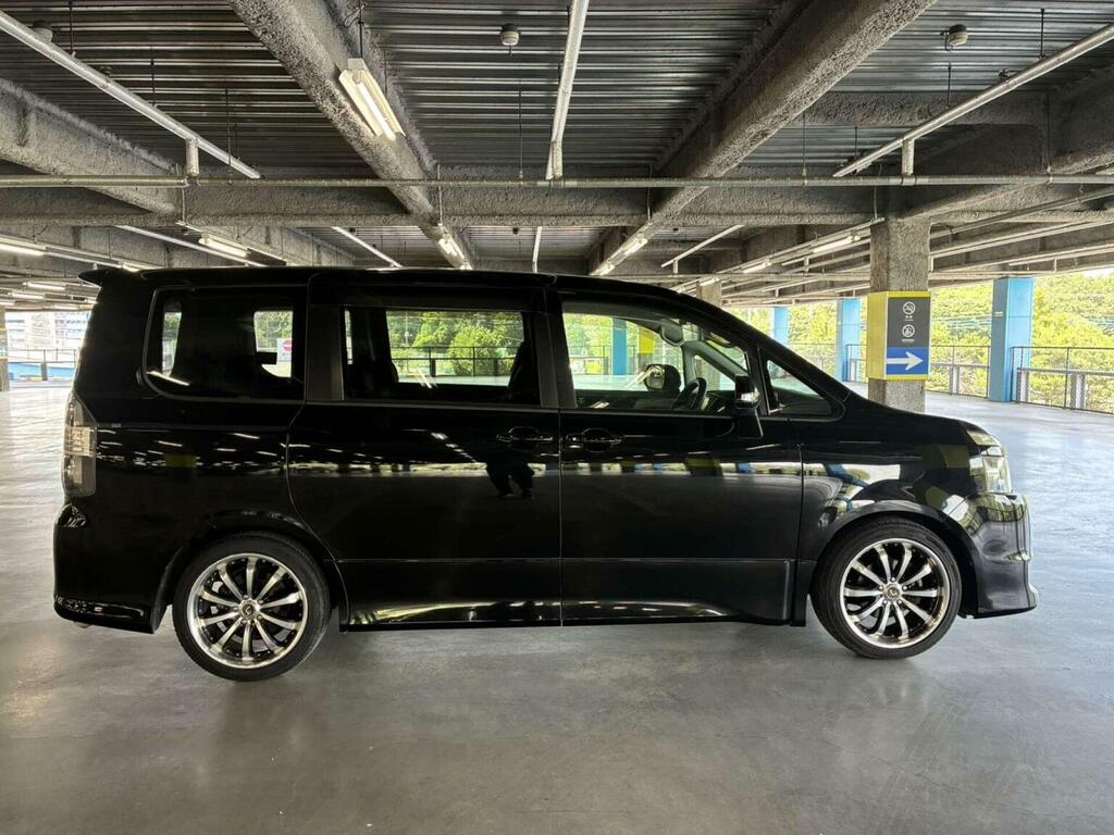 Toyota Voxy Mpv 2.0 Z 8 Seats 200959 Black #2