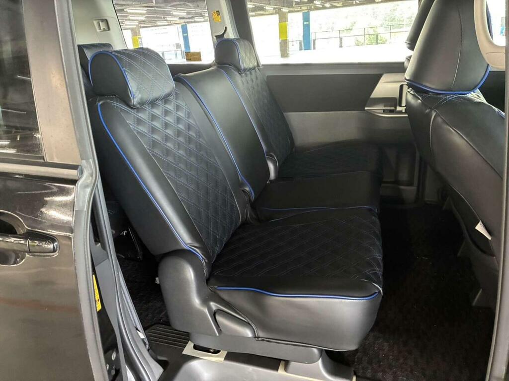 Toyota Voxy Zs Model 2.0I Silver #14