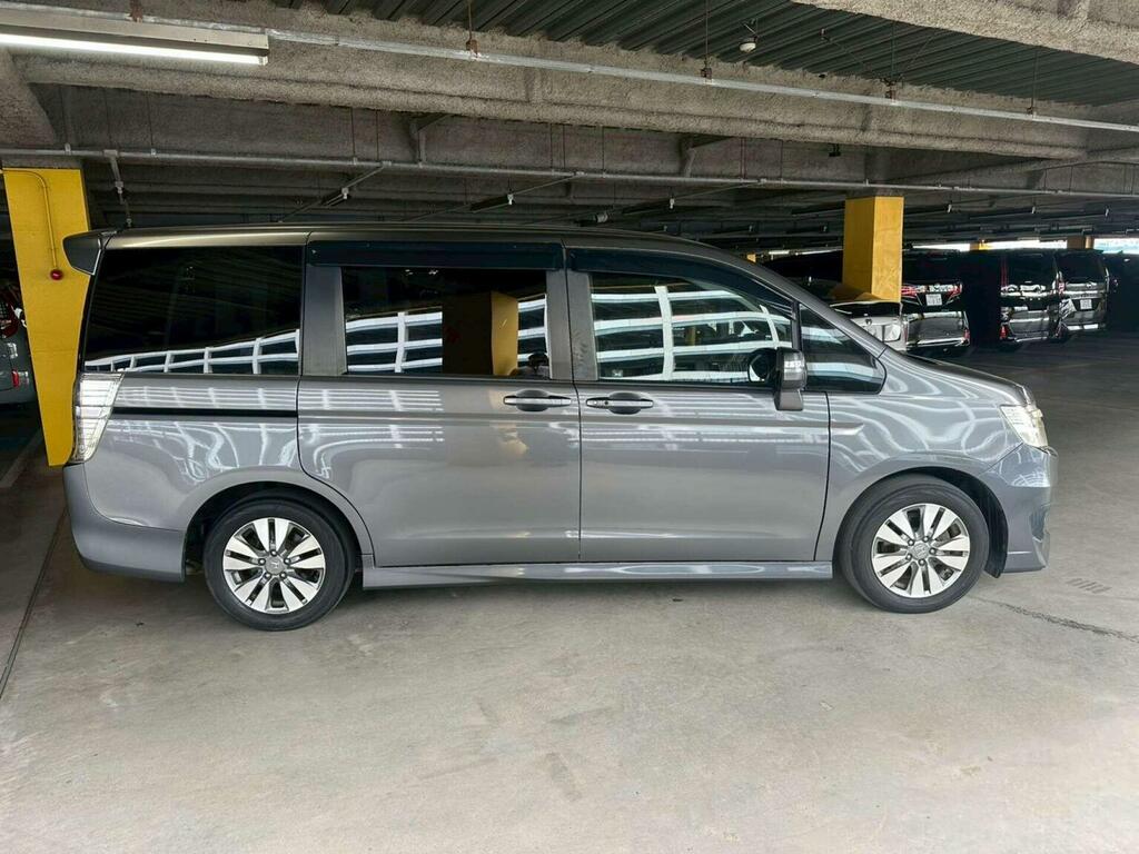 Honda StepWagon 2.0 Spada Power Edition 8 Seats IMP817 Grey #2