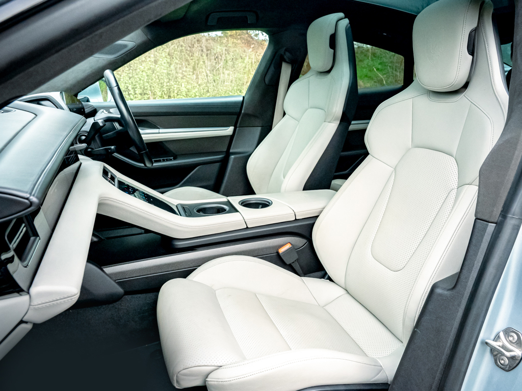 Porsche Taycan 4S 93Kwh Black #14