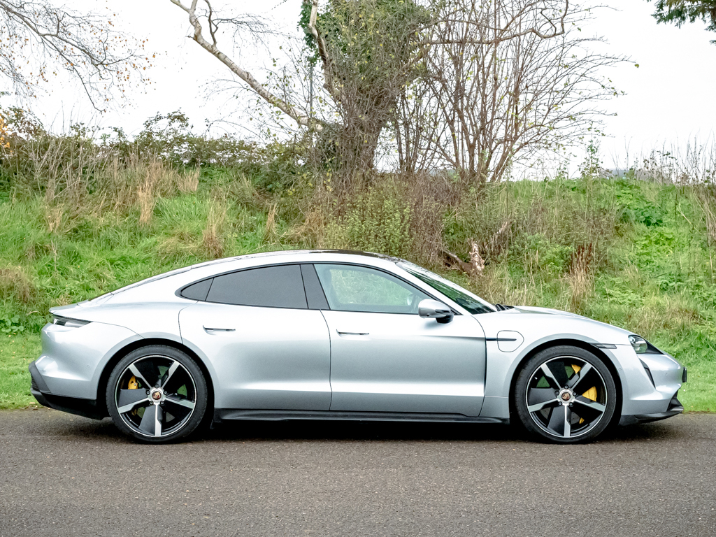 Porsche Taycan 4S 93Kwh Black #11