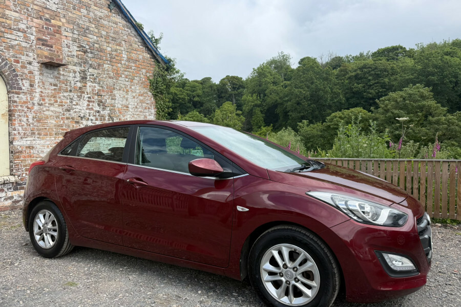 Hyundai I30 Hatchback Red