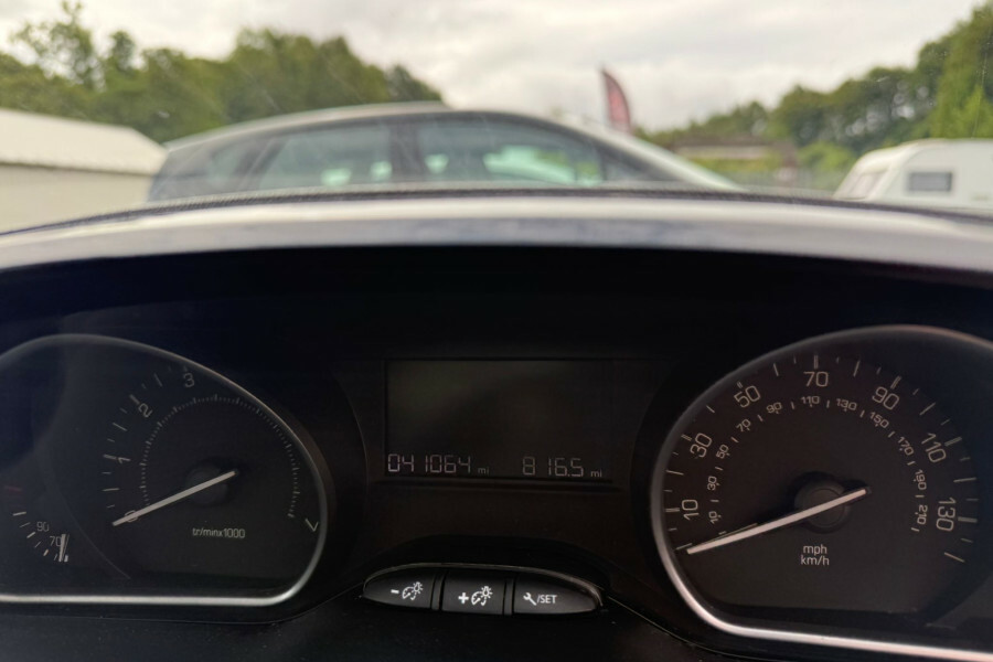 Peugeot 208 1.6 Bluehdi 100 Gt Line Non Start Stop Silver #25