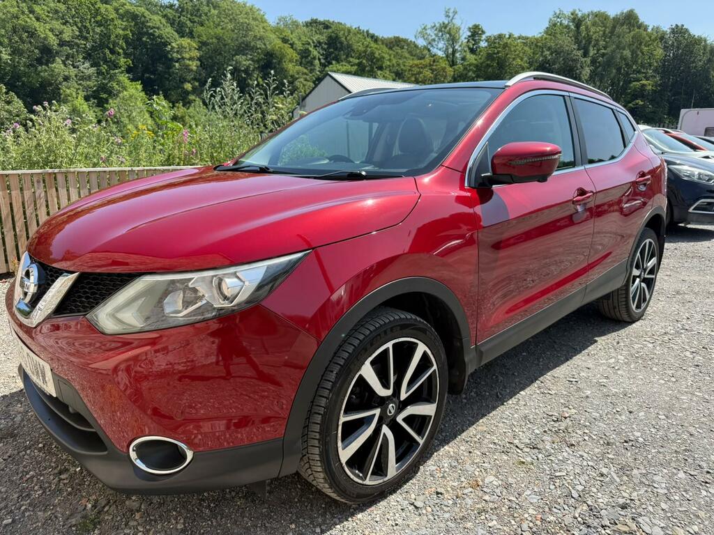 Nissan Qashqai Tekna Red #6