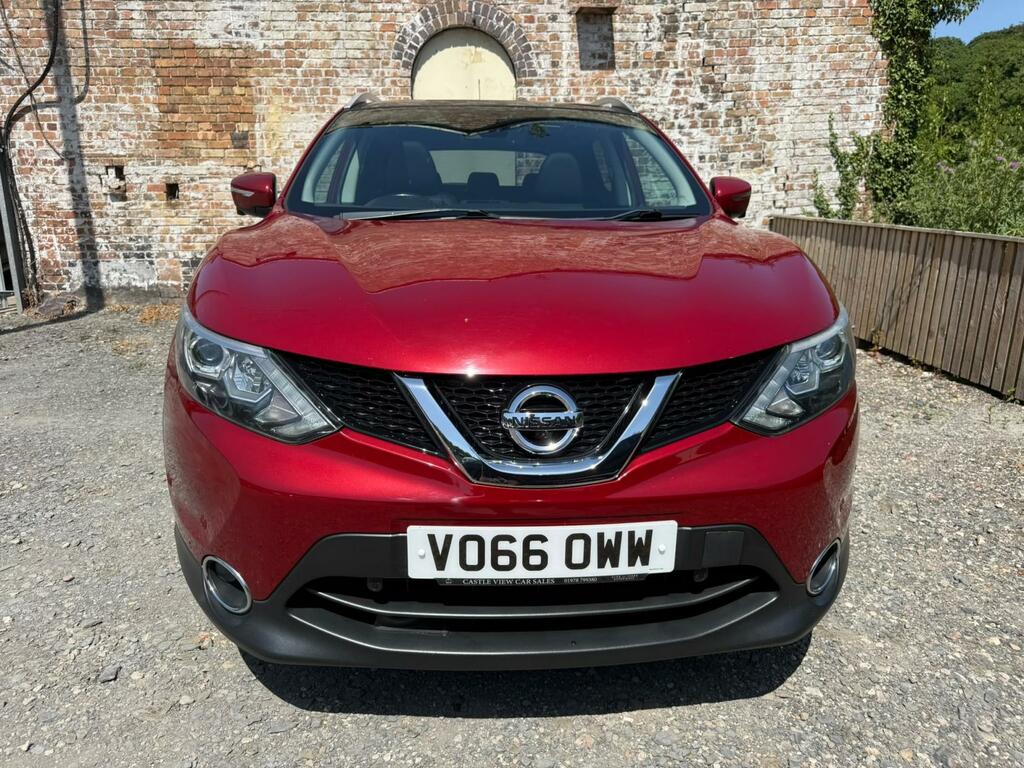 Nissan Qashqai Tekna Red #5