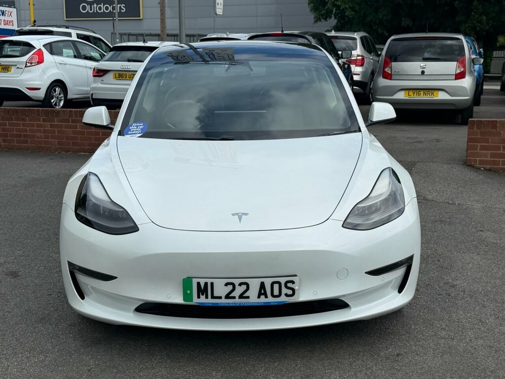 Tesla Model 3 Saloon ML22AOS White #2