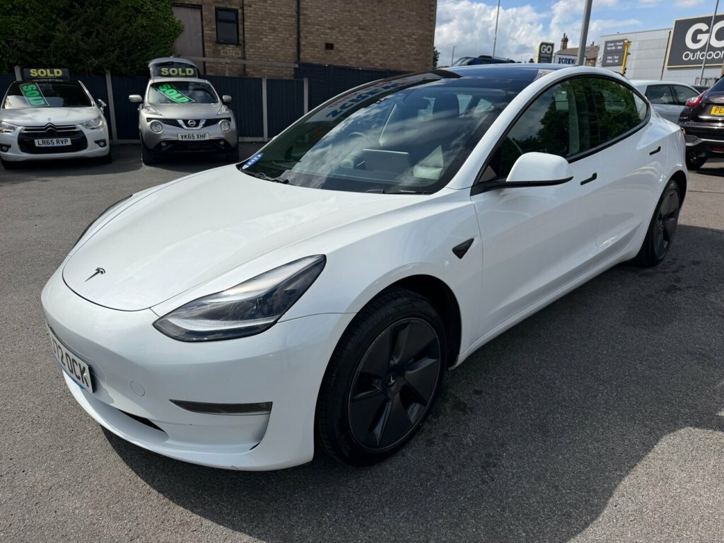 Tesla Model 3 Saloon AJ72OCK White #5