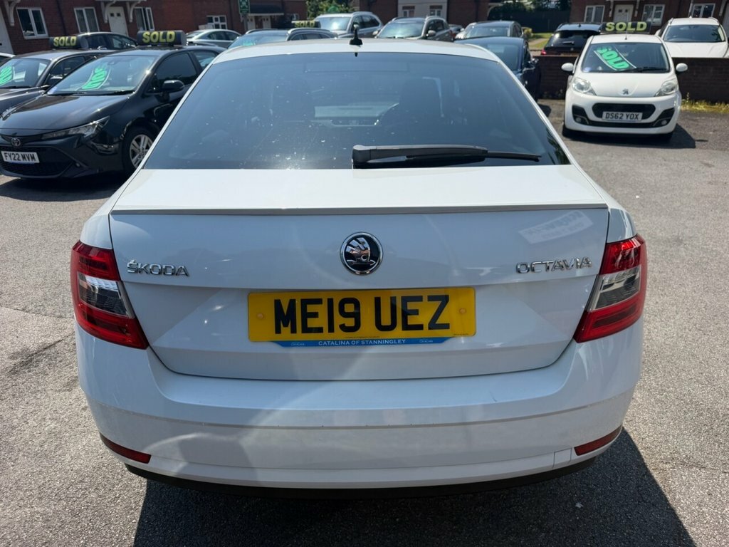 Skoda Octavia 2L Se L ME19UEZ White #6